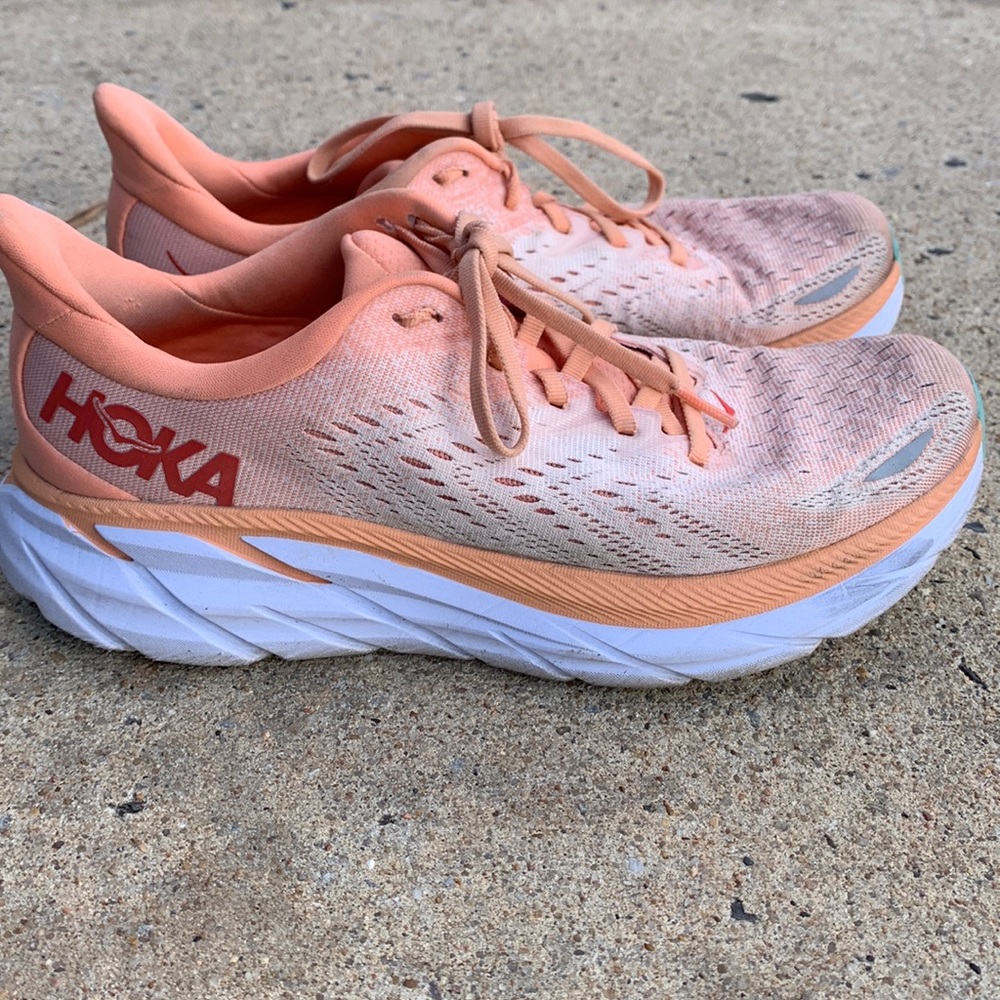 Hoka Clifton 8 size 9
